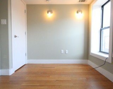 399 Bleecker St - Photo Thumbnail 7