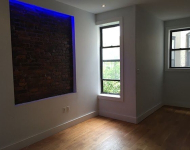 399 Bleecker St - Photo Thumbnail 4