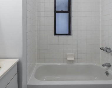 221 East 23rd - No Fee - Photo Thumbnail 3