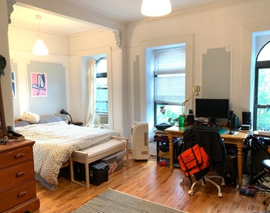 312 Stuyvesant - Photo Thumbnail 4