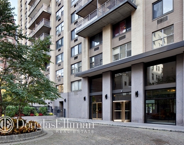 201 West 70th St - Photo Thumbnail 5