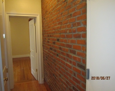 1647 Union St - Photo Thumbnail 2