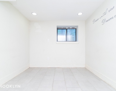 3 Bedroom 2 bath in Crown Heights - Photo Thumbnail 2