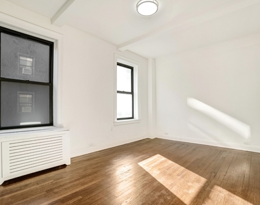 156 East 37th Street - Photo Thumbnail 2