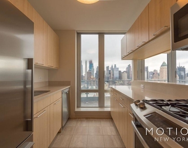 625 West 57th Street - Photo Thumbnail 2