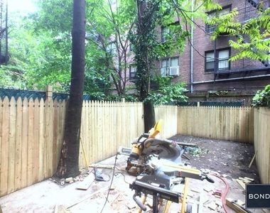 East 83rd Street - Photo Thumbnail 3