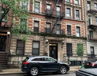 316 East 11th Street - Photo Thumbnail 2