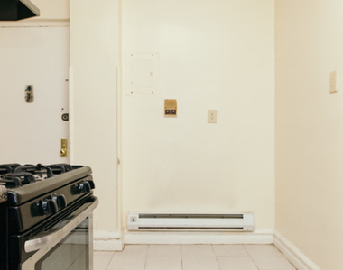 1625 Park pl - Photo Thumbnail 2