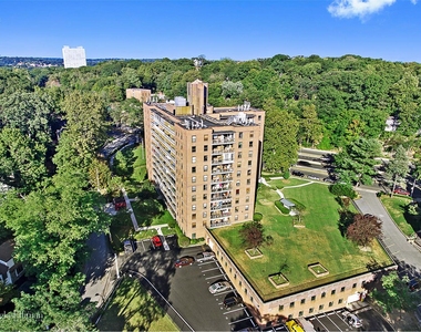 4901 Henry Hudson Pkwy - Photo Thumbnail 0