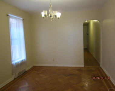 122 Fenimore St - Photo Thumbnail 2