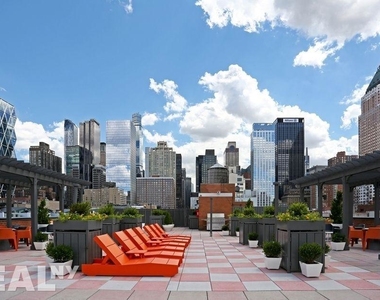 410 West 53rd Street - Photo Thumbnail 9