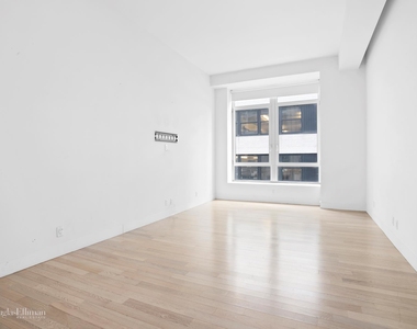 111 Fulton St - Photo Thumbnail 8