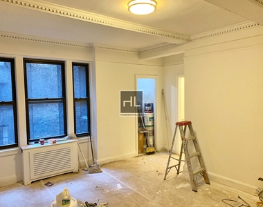 140 East 46 Street - Photo Thumbnail 1