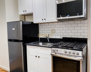283 East 7th Street - Photo Thumbnail 1