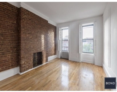 1588 1st Avenue, Apt #5S - Photo Thumbnail 1