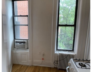 1588 1st Avenue, Apt #5S - Photo Thumbnail 3