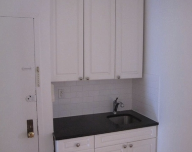 1588 1st Avenue, Apt #5S - Photo Thumbnail 4