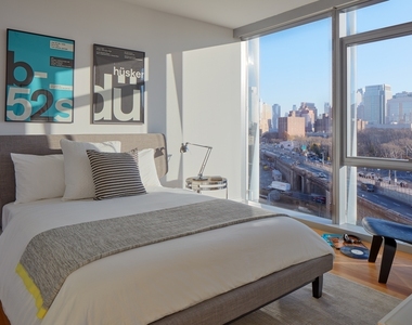  WEST 96 =UPPER WEST SIDE -STUNNING VIEWS - Photo Thumbnail 2