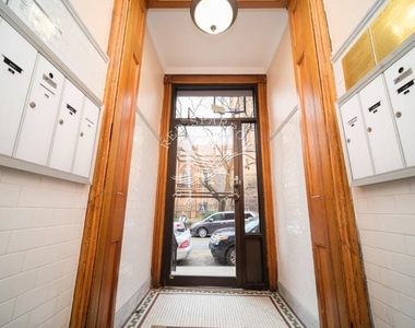 325 East 88th Street - Photo Thumbnail 3