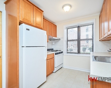 36-20 Bowne St - Photo Thumbnail 1