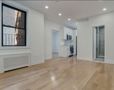 407 Park Avenue South - Photo Thumbnail 2