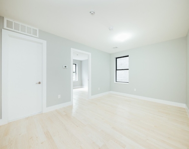 982 Findlay Ave - Photo Thumbnail 7