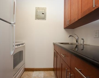 370 west 30th - Photo Thumbnail 2