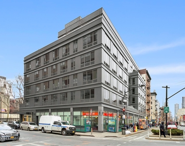 305 West 16th St - Photo Thumbnail 1