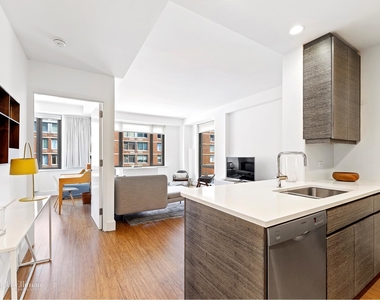 305 West 16th St - Photo Thumbnail 6