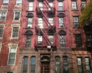 East 10th Street - Photo Thumbnail 0