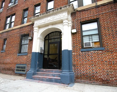 1045 Union Street - Photo Thumbnail 5