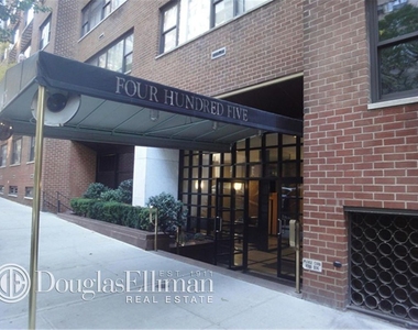 East 56th St - Photo Thumbnail 9