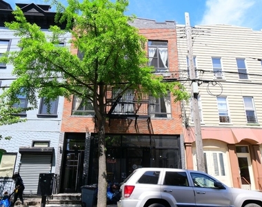 377 Onderdonk Ave - Photo Thumbnail 11