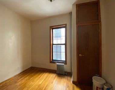 142 Scholes Street - Photo Thumbnail 6