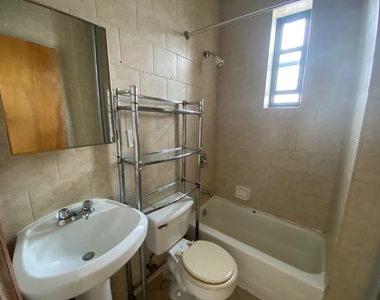 142 Scholes Street - Photo Thumbnail 4