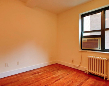 2 Bedrooms near Washington Square Park - Photo Thumbnail 0