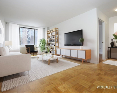 460 W 20th Street - Photo Thumbnail 1