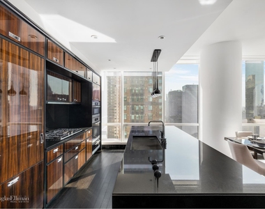 157 West 57th St - Photo Thumbnail 3