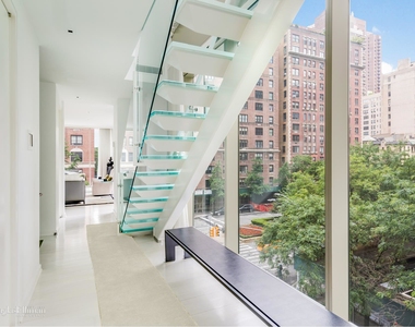 1055 Park Avenue - Photo Thumbnail 1