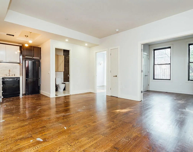 137 Manhattan Avenue - Photo Thumbnail 7