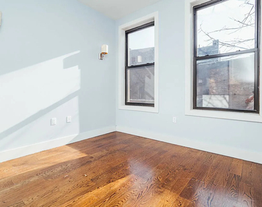 137 Manhattan Avenue - Photo Thumbnail 8