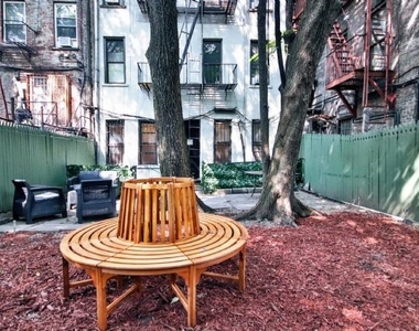 East 7th street  - Photo Thumbnail 10