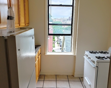 2516 Bedford Ave - Photo Thumbnail 4