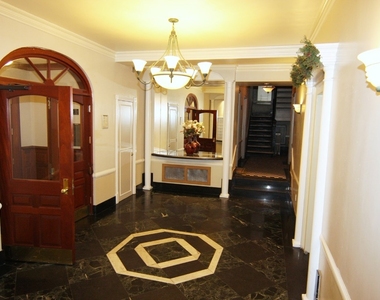 East 70 - Photo Thumbnail 2