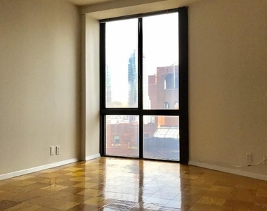 350 East 57th Street - Photo Thumbnail 2