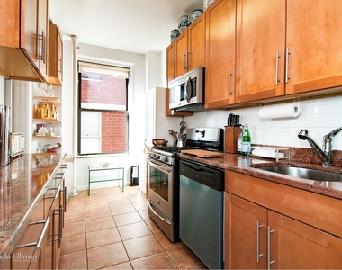 156 West 86th St - Photo Thumbnail 2