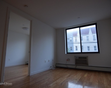 924 Metropolitan Avenue - Photo Thumbnail 1