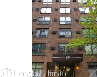 210 East 22nd St - Photo Thumbnail 7