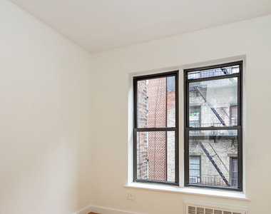 315 East 84th Street - Photo Thumbnail 3