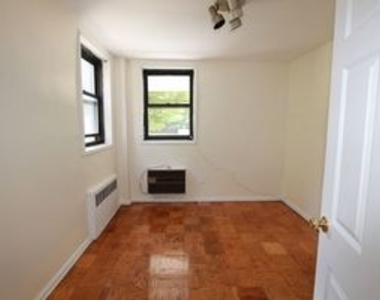 1199 East 53rd Street #2d - Photo Thumbnail 3